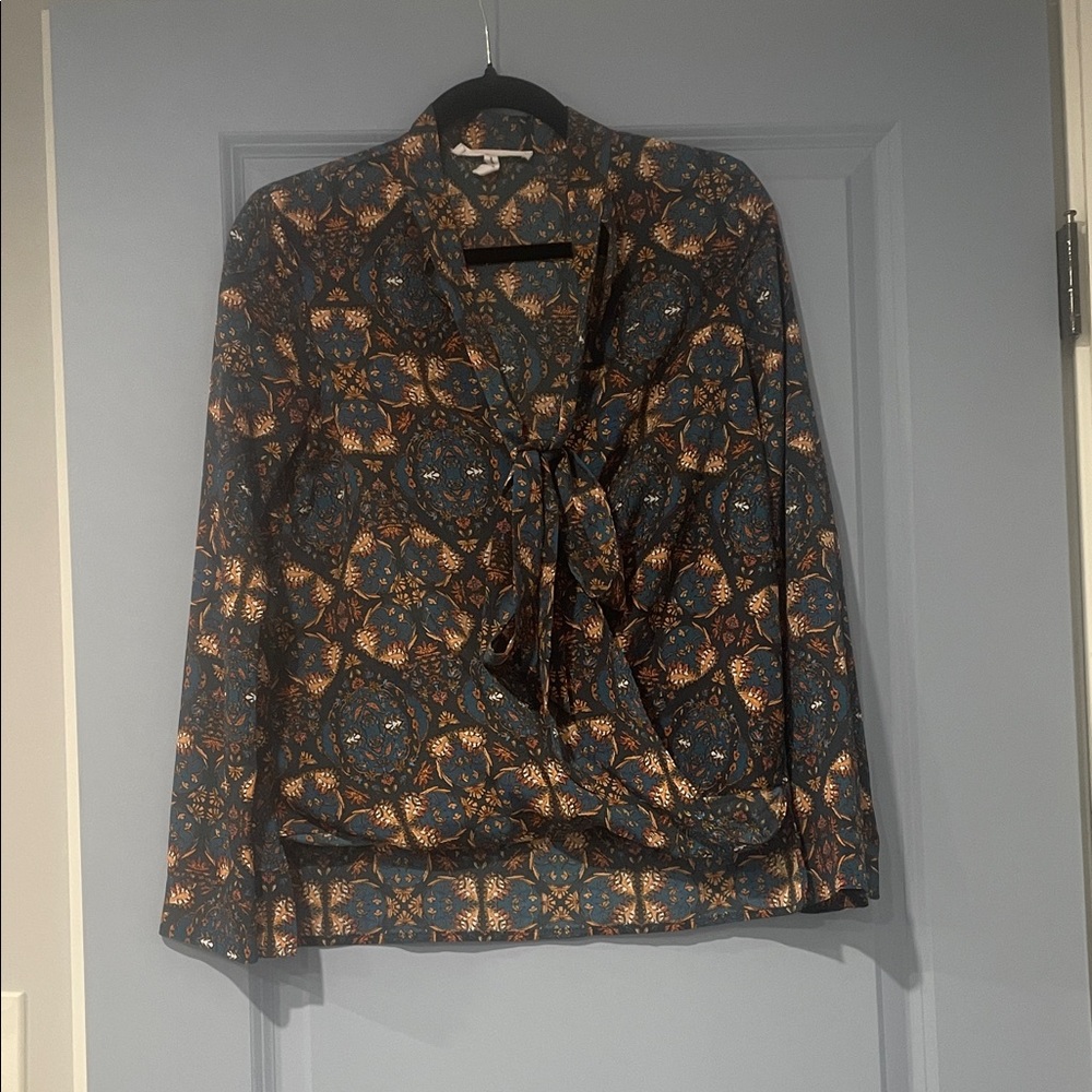 BCBGeneration Navy and Tan Geometric Blouse
